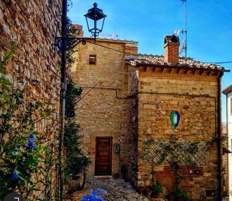 *La Torre Di Amelia* Nel Cuore Dell' Umbria Buitenkant foto